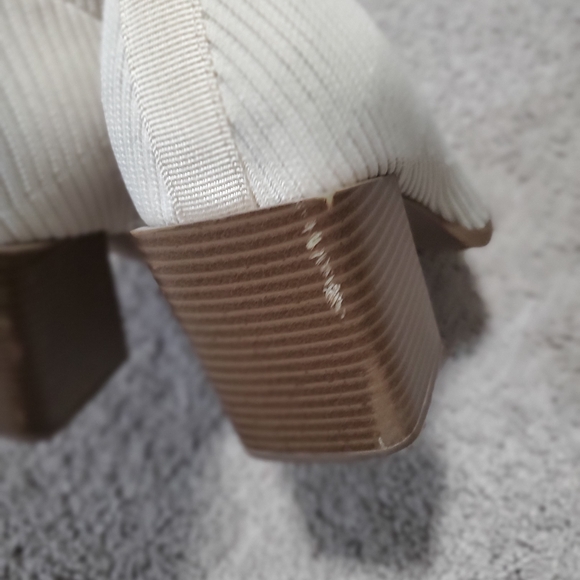 Torrid White Ribbed Ankle Boots 9WW - Picture 8 of 11